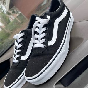 Womens size 8 vans brand new